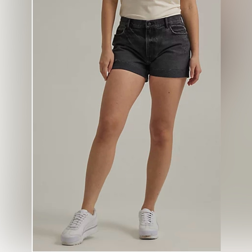 Woman’s Wrangler High-Rise Rolled Jean Shorts Size 10